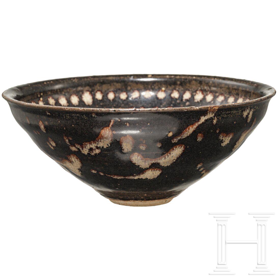A Chinese Jizhou bowl with spot design, southern (1 of 4)