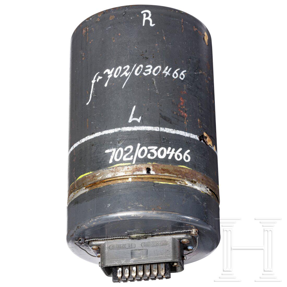 Long-range rocket V2 or unit 4 "A 4" - a gyroscope EA: Long-range rocket V2 or unit 4 "A 4" - a gyroscope EA I/LZ 40 Function and completeness not checked.Condition: II