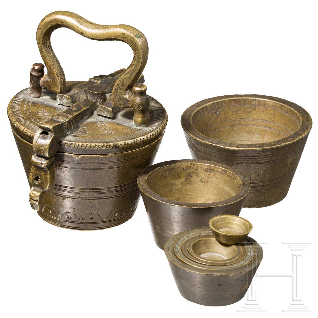 Cup weight of four marks, Nuremberg, 18th century (1 of 3)