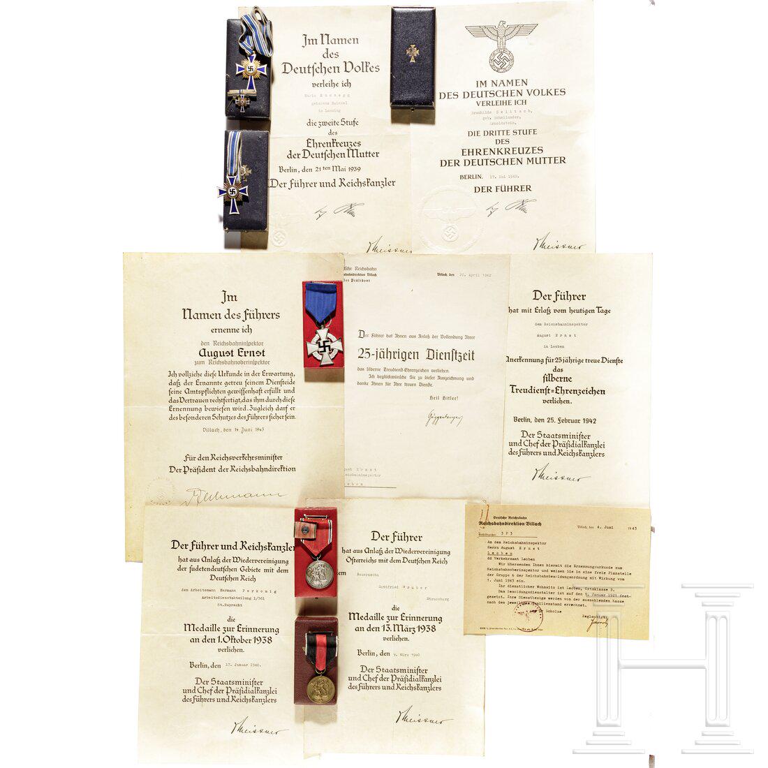 A small group decorations with certificates: A small group decorations with certificatesEin Treue-Dienstehrenzeichen in Silber mit Urkunde und Übersendungsschreiben sowie eine Bestallung mit Glückwunschschreiben für einen Reichsbahninspektor.