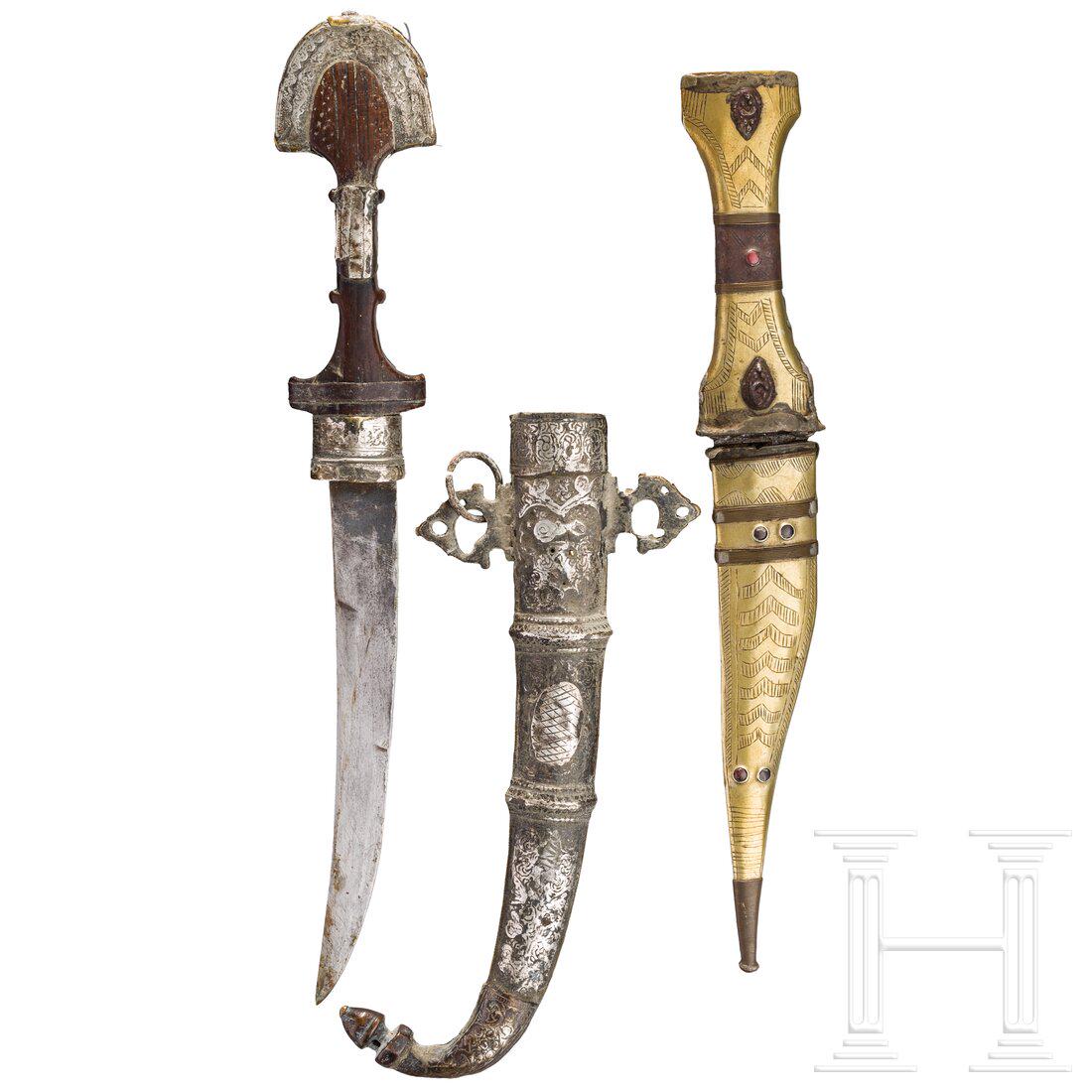 A Moroccan/Tunisian koummya and dagger, circa 1900 (1 of 2)