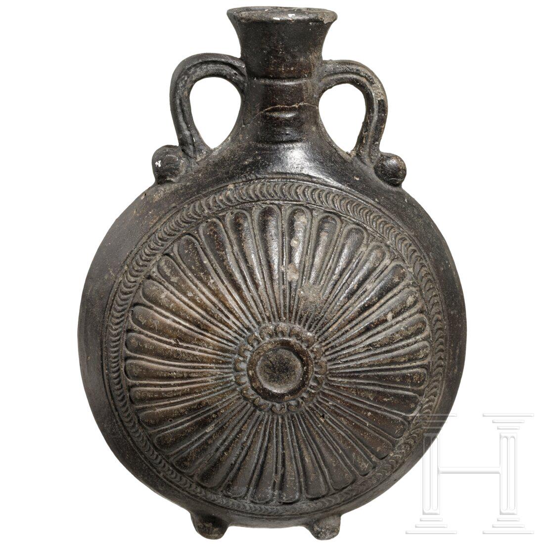 A Roman pilgrim flask, 1st century (1 of 5)