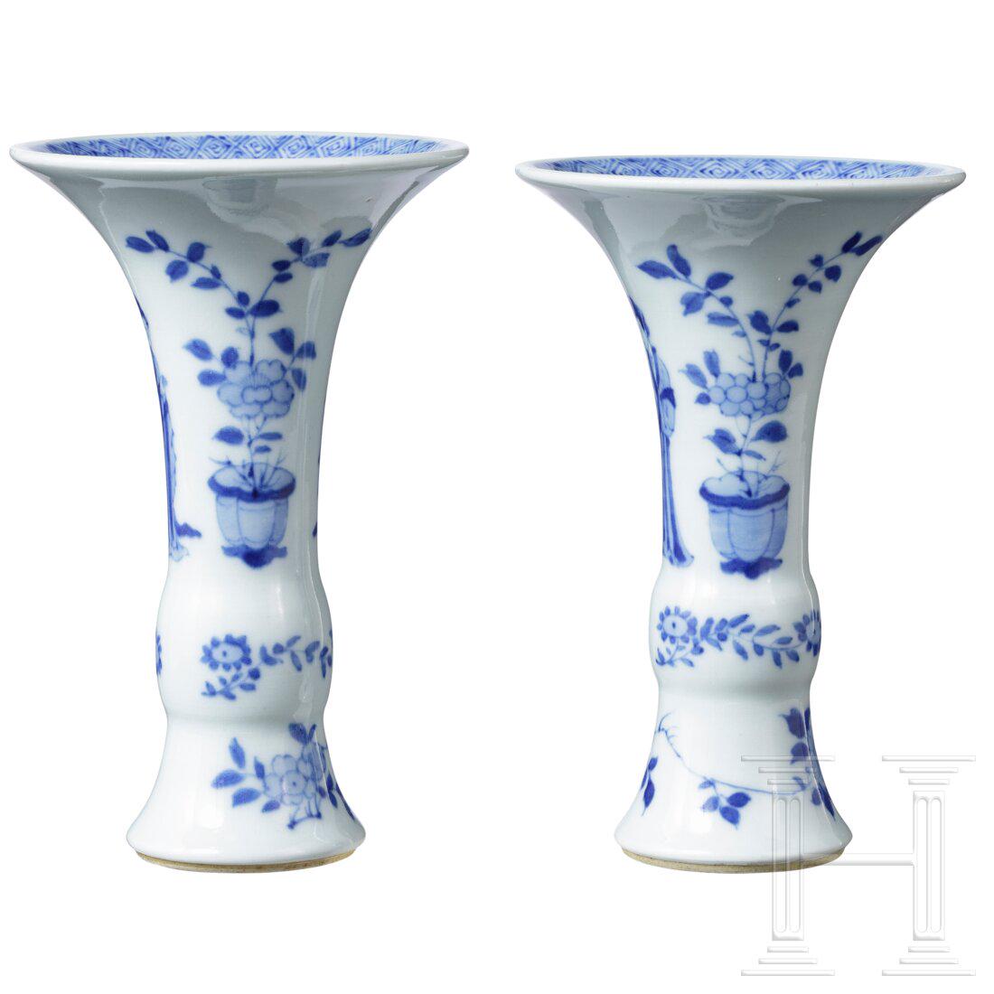 Two small Gu vases, glazed in blue and white with the mark "Cheng Hua Nian Zhi", probably Kangxi (1 of 15)