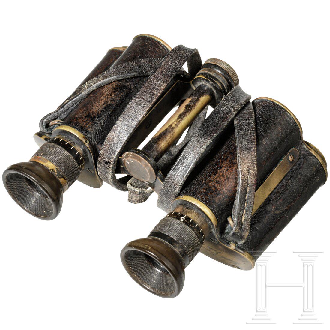 Binoculars DF 95, C. Zeiss, Jena, Imperial German Army, artillery, circa 1902: Binoculars DF 95, C. Zeiss, Jena, Imperial German Army, artillery, circa 1902 SN 15943. The left cover marked "Carl Zeiss Jena / DRP", the right one with flaming bomb above "D.F.95. / No7126", in scri