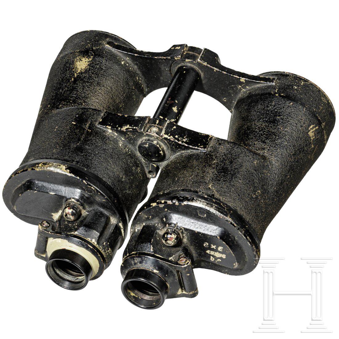 Binoculars DF 8x60, C. Zeiss, Jena, code "blc", Kriegsmarine, U-Boot "Commander's glass" aka "The: Binoculars DF 8x60, C. Zeiss, Jena, code "blc", Kriegsmarine, U-Boot "Commander's glass" aka "The Fat One", 1944 SN 49296. First pattern with tiltable eye piece covers 1 mm higher than later. The righ