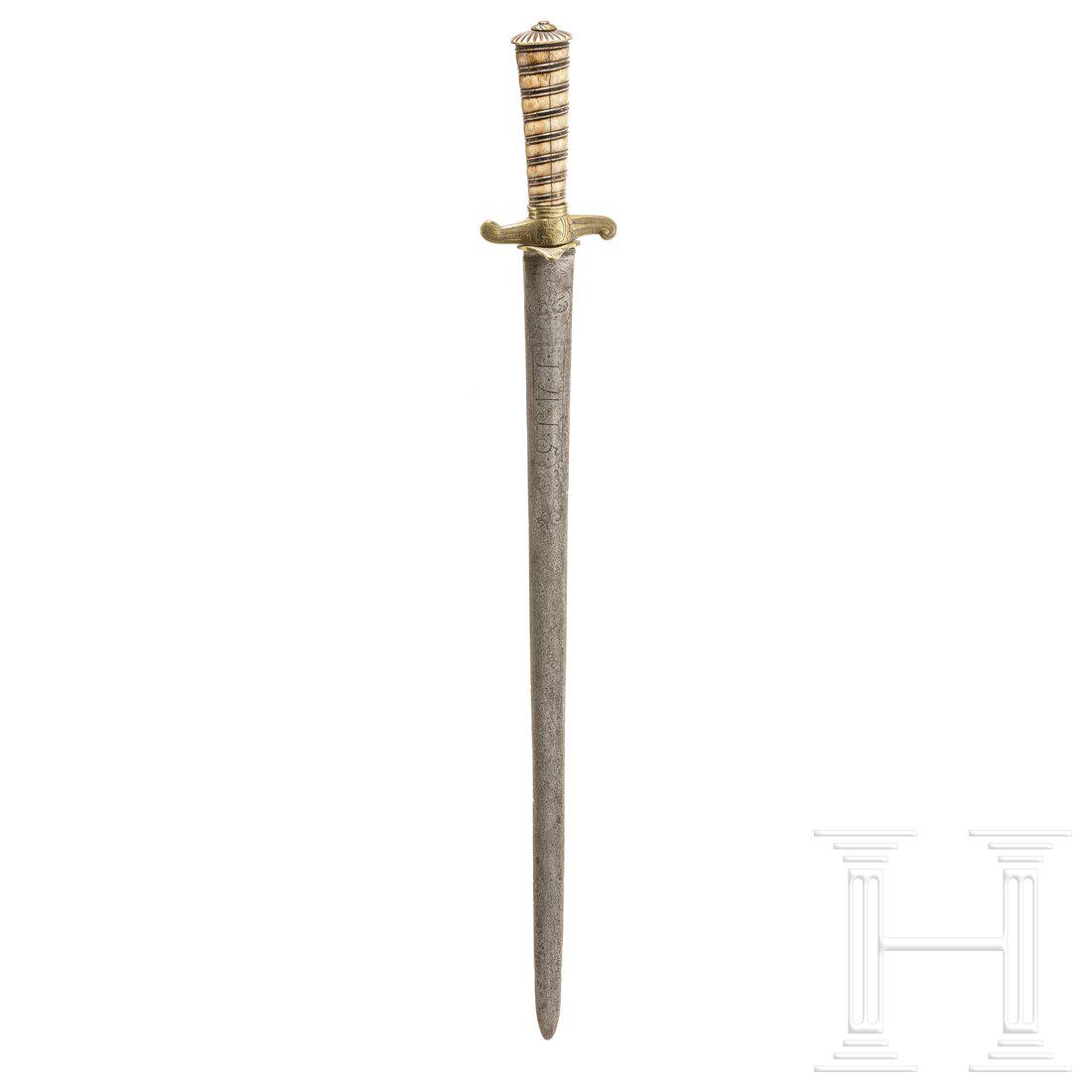 A hunting hanger, probably French, mid-18th century: A hunting hanger, probably French, mid-18th centuryLange, scharfe, zweischneidige Klinge (narbig, schartig), beidseitig geÃ¤tzt, dabei Ranken, Jagdhund und Zahl "1415". Reliefiertes MessinggefÃ¤Ã