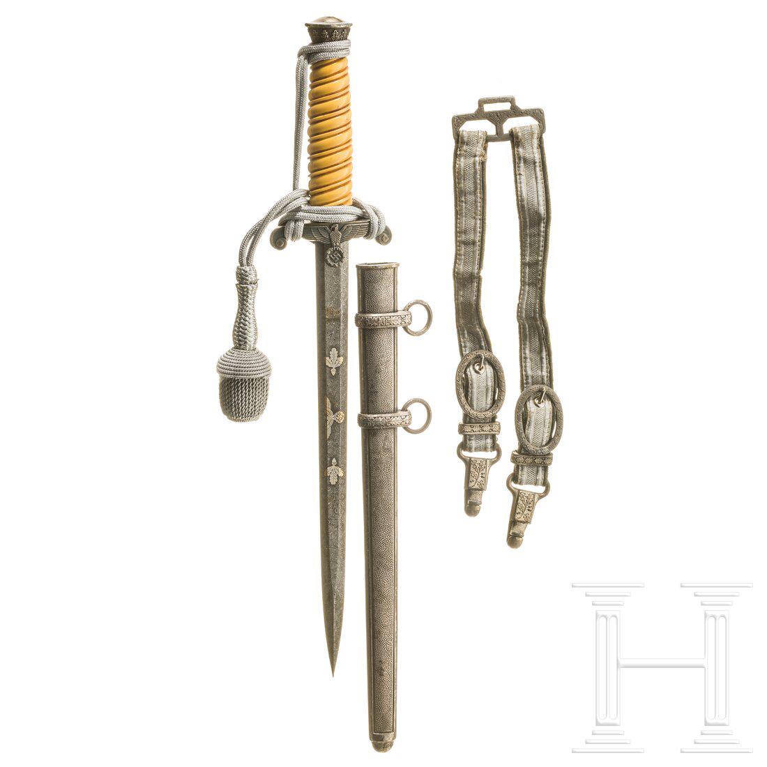 An army officer's dagger M 35: An army officer's dagger M 35 Aus Alt- und Neuteilen zusammengestellt (assembled from original and replica parts), u.a. mit neuzeitlicher Klinge und Parierstange (replica blade and crossguard). Komple