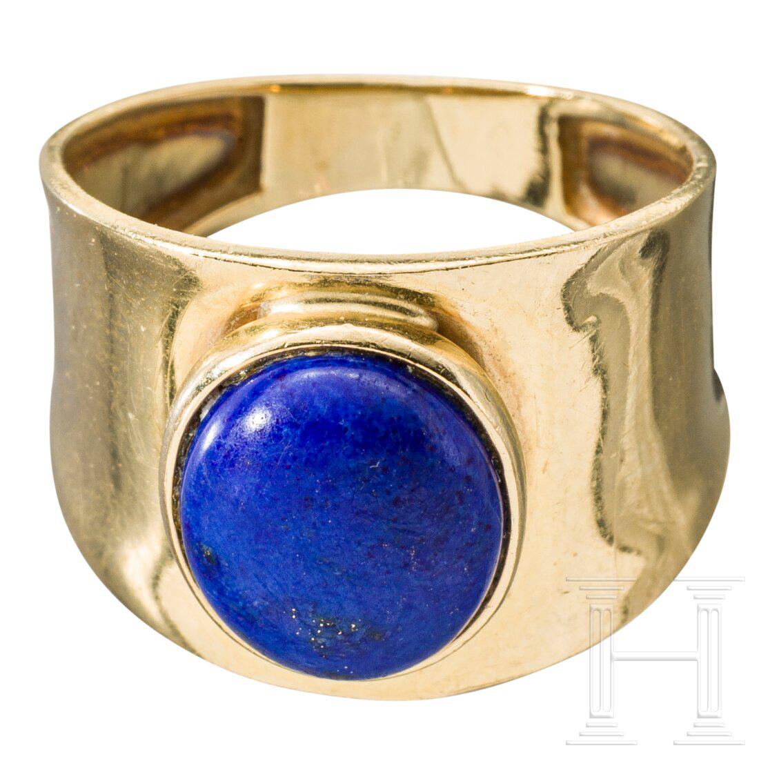 An Italian 18ct gold and lapis lazuli ring, Vicenza, "ORO TOP" (1987 - 2012) (1 of 4)