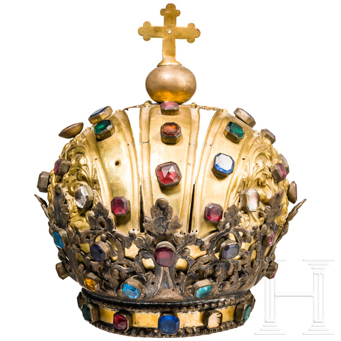 A large crown of Mary, 19th century: A large crown of Mary, 19th centuryMetall, vergoldet. Die Wandung partiell mit getriebenem Rankenwerk auf punziertem Fond verziert. Durchbrochen in Form von Blattwerk gearbeitete Auflage aus WeiÃŸme