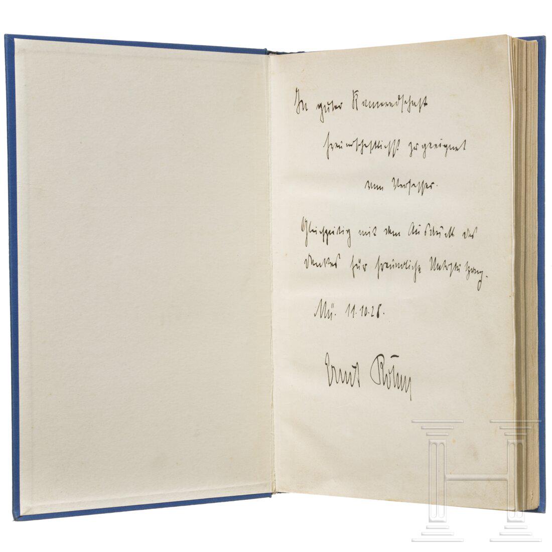 Ernst RÃ¶hm - a handwritten dedication in his book "The Story of a Traitor": Ernst RÃ¶hm - a handwritten dedication in his book "The Story of a Traitor"Das von RÃ¶hm verfasste Buch als einfache blaue Leinenausgabe, erschienen im Eherverlag, MÃ¼nchen 1928. 347 S. Stockfle