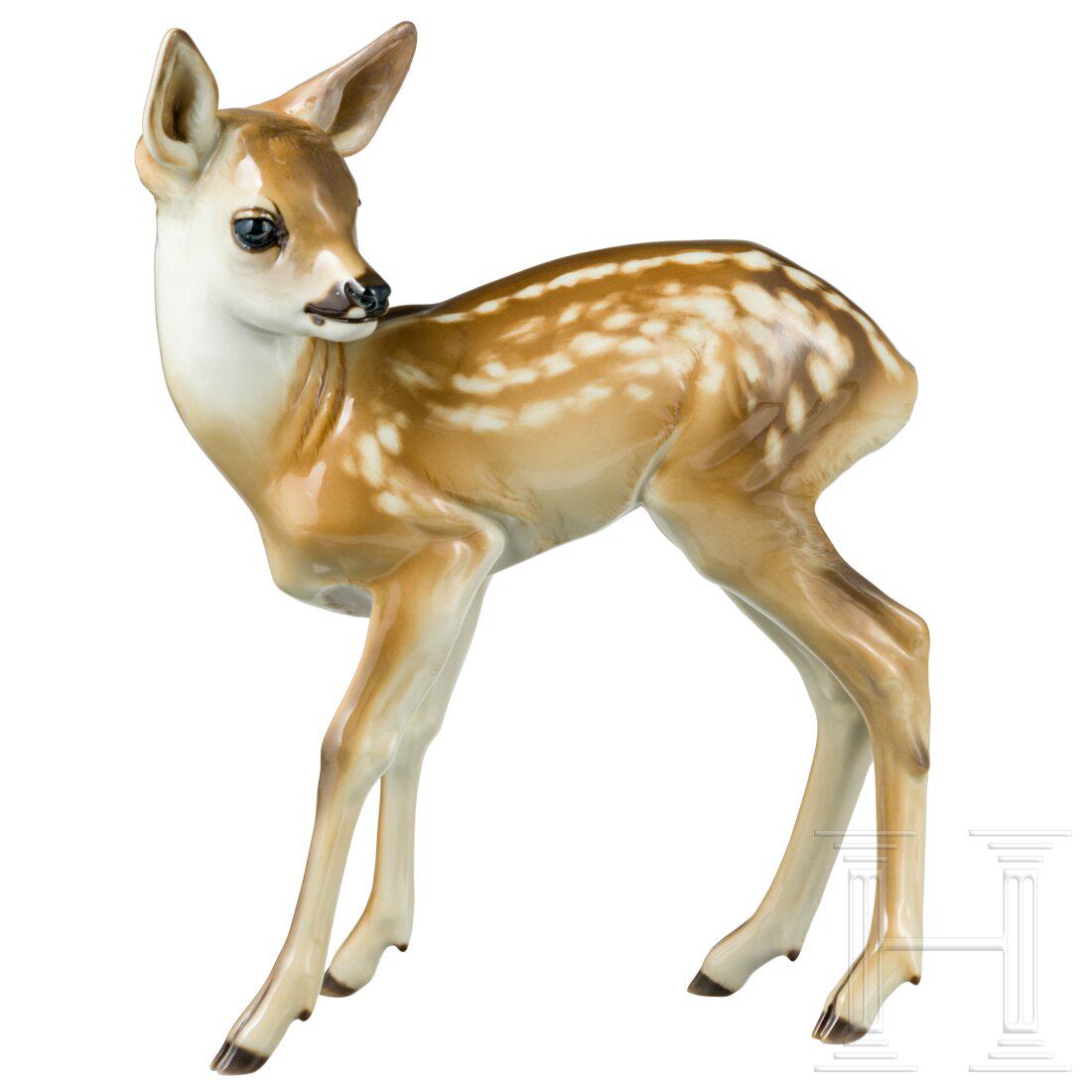 Porcelain Manufactory Allach - Standing Fawn: Porcelain Manufactory Allach - Standing FawnEin stehendes Rehkitz, Allacher Porzellanmanufaktur, farbig gefasste Porzellanfigur nach einem Entwurf von Prof. Theodor KÃ¤rner. Im Boden Pressmarke der 