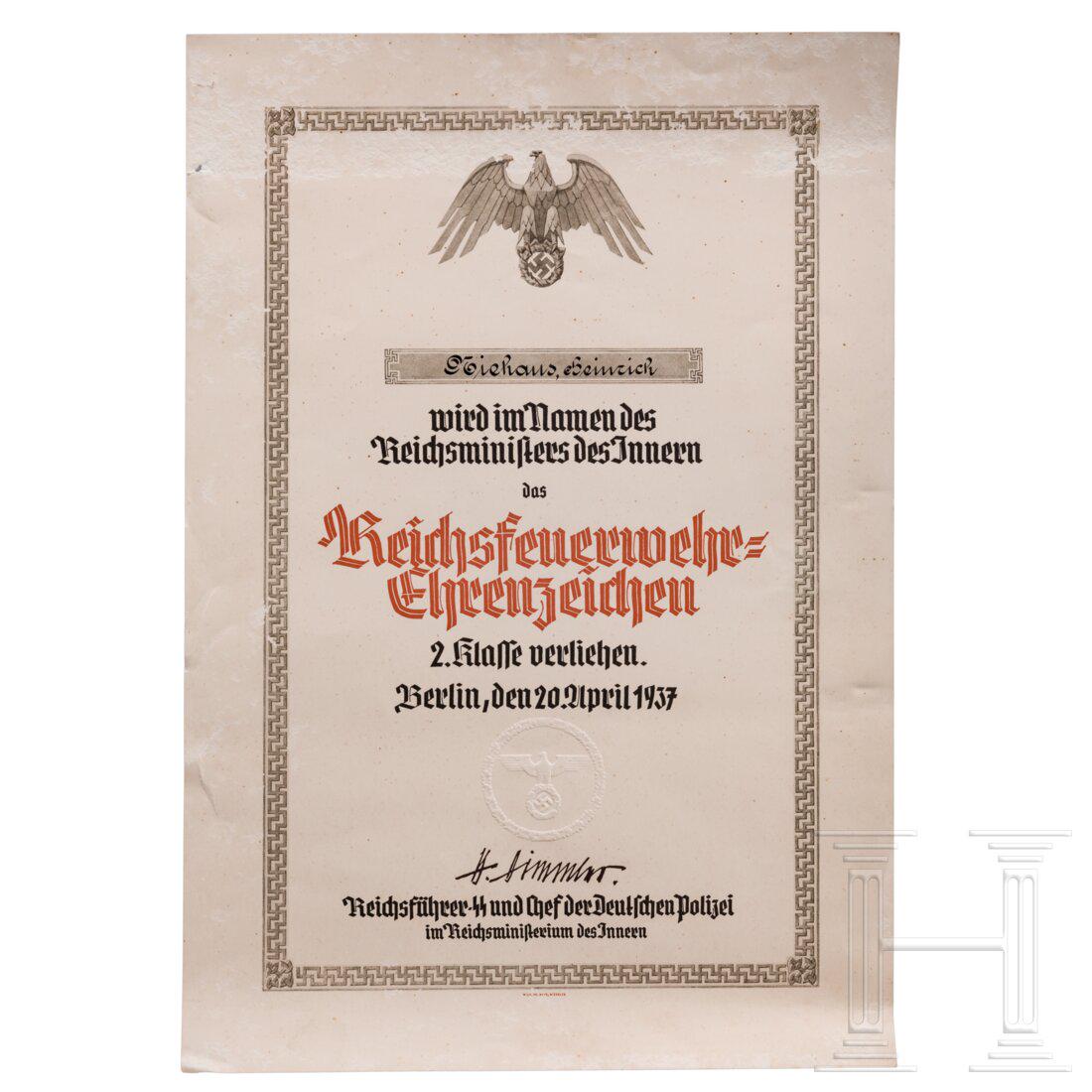 A large decorated certificate for the Reich fire fighter's honour badge 2nd class: A large decorated certificate for the Reich fire fighter's honour badge 2nd classSehr seltener frÃ¼her Vordruck mit Reichsadler, MÃ¤anderband, BlindprÃ¤gesiegel und faksimilierter Unterschrift H