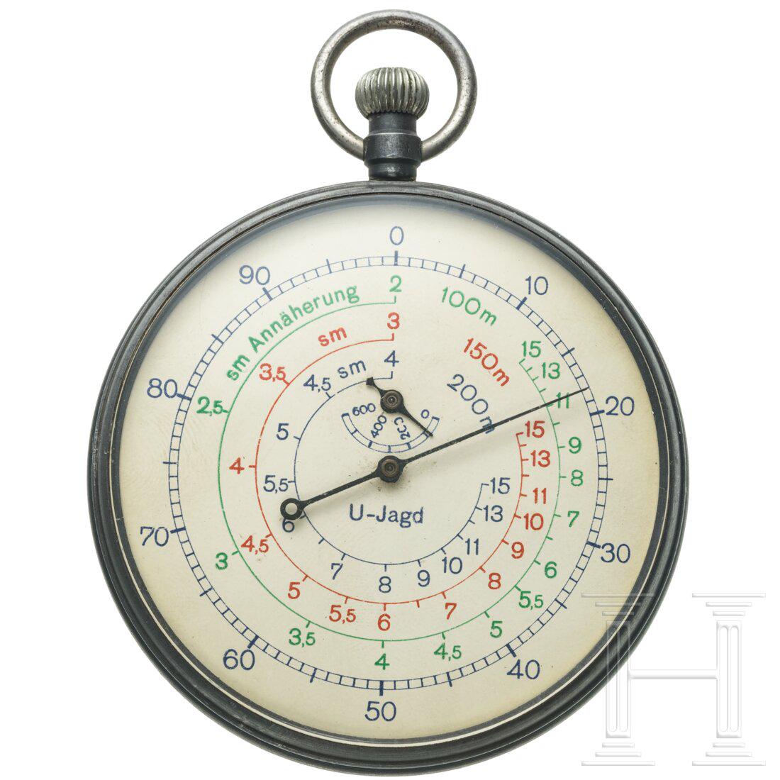 A submarine hunters stopwatch from the German Kriegsmarine: A submarine hunters stopwatch from the German KriegsmarineEisernes GehÃ¤use (sichtlich gereinigt) mit rs. gravierter Marineabnahme "KM" unter Hoheitsadler. Nachtleuchtendes Zifferblatt mit Ã¤uÃŸ