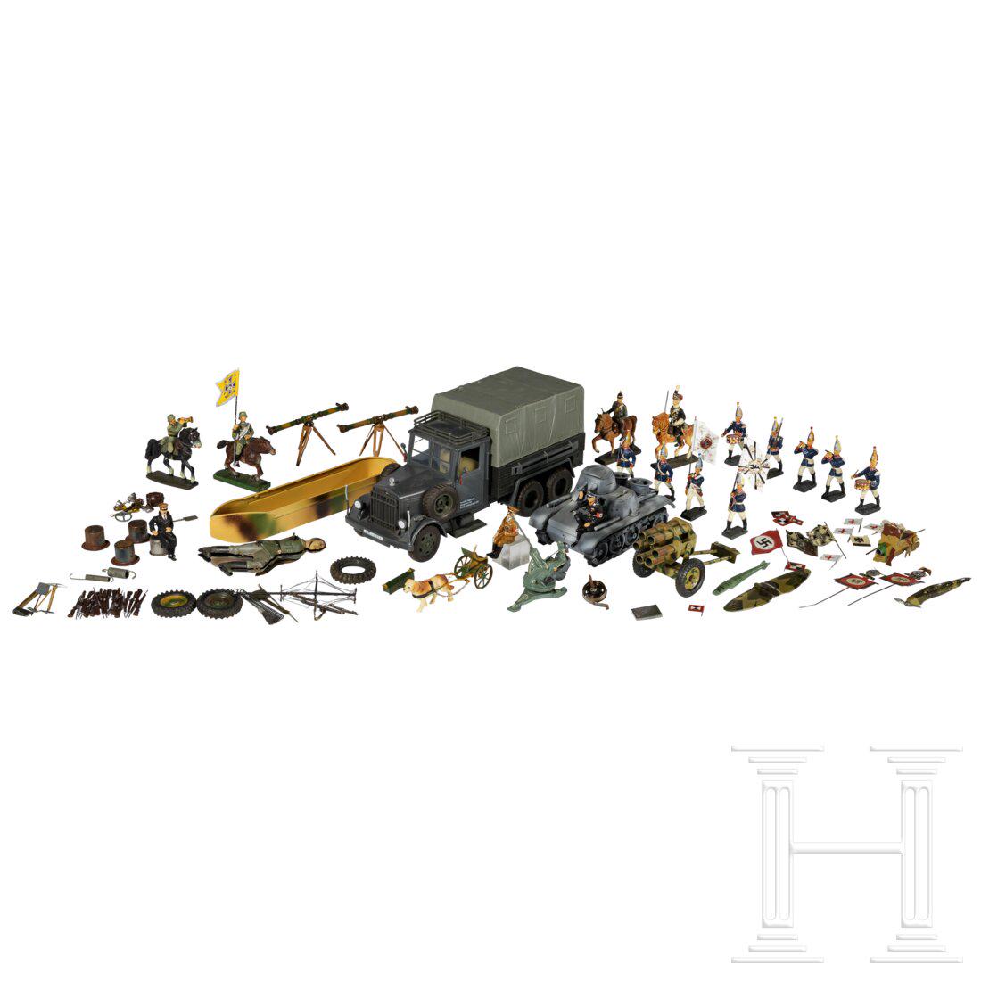 A collection of Duscha toys with personality figures, Prussian Guard, tin toys, a Hasbro truck and: A collection of Duscha toys with personality figures, Prussian Guard, tin toys, a Hasbro truck and spare parts for military toys Duscha/Hasbro/Hausser/Lineol, Blech-KunststoffausfÃ¼hrung, 90er Jahre