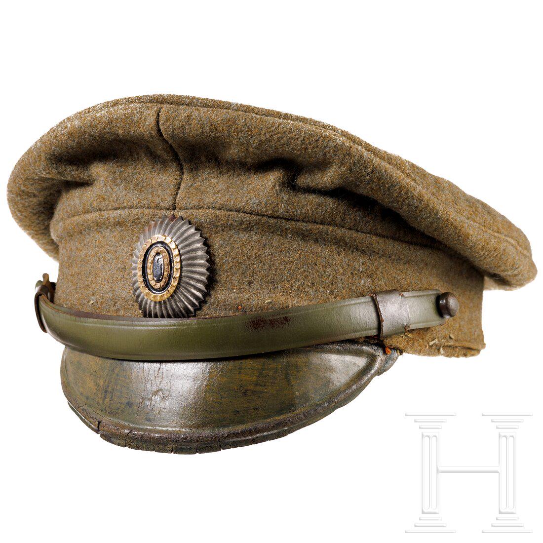 A visor cap for officers of the tsarist army in World War I (1 of 6)