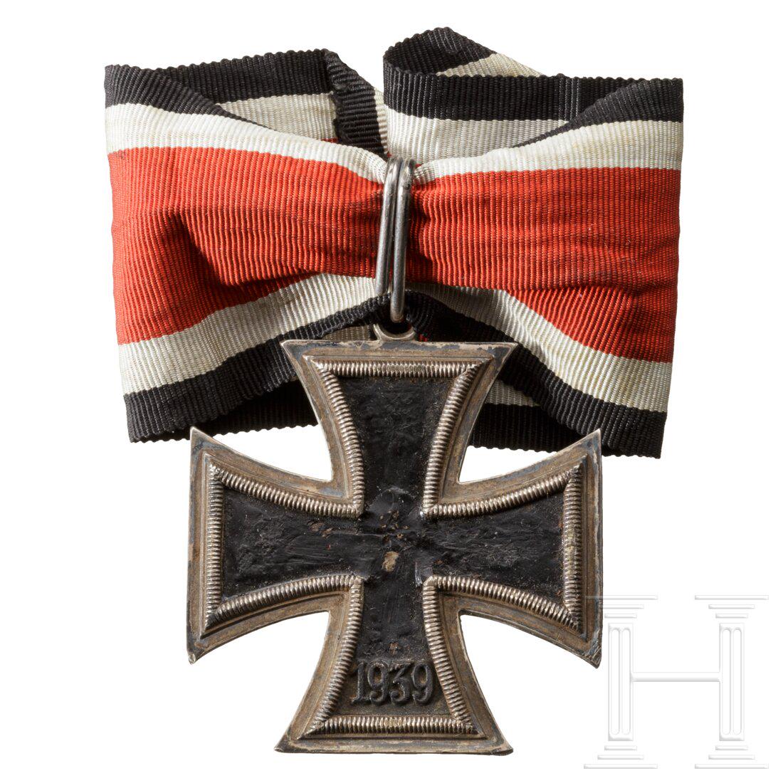 General Siegfried Westphal - his Knight's Cross of the Iron Cross: General Siegfried Westphal - his Knight's Cross of the Iron CrossKlein & Quenzer-Fertigung mit Eisenkern in Silberzarge, diese rs. unterhalb der Ã–se punziert "800", der Sprungring punziert mit der