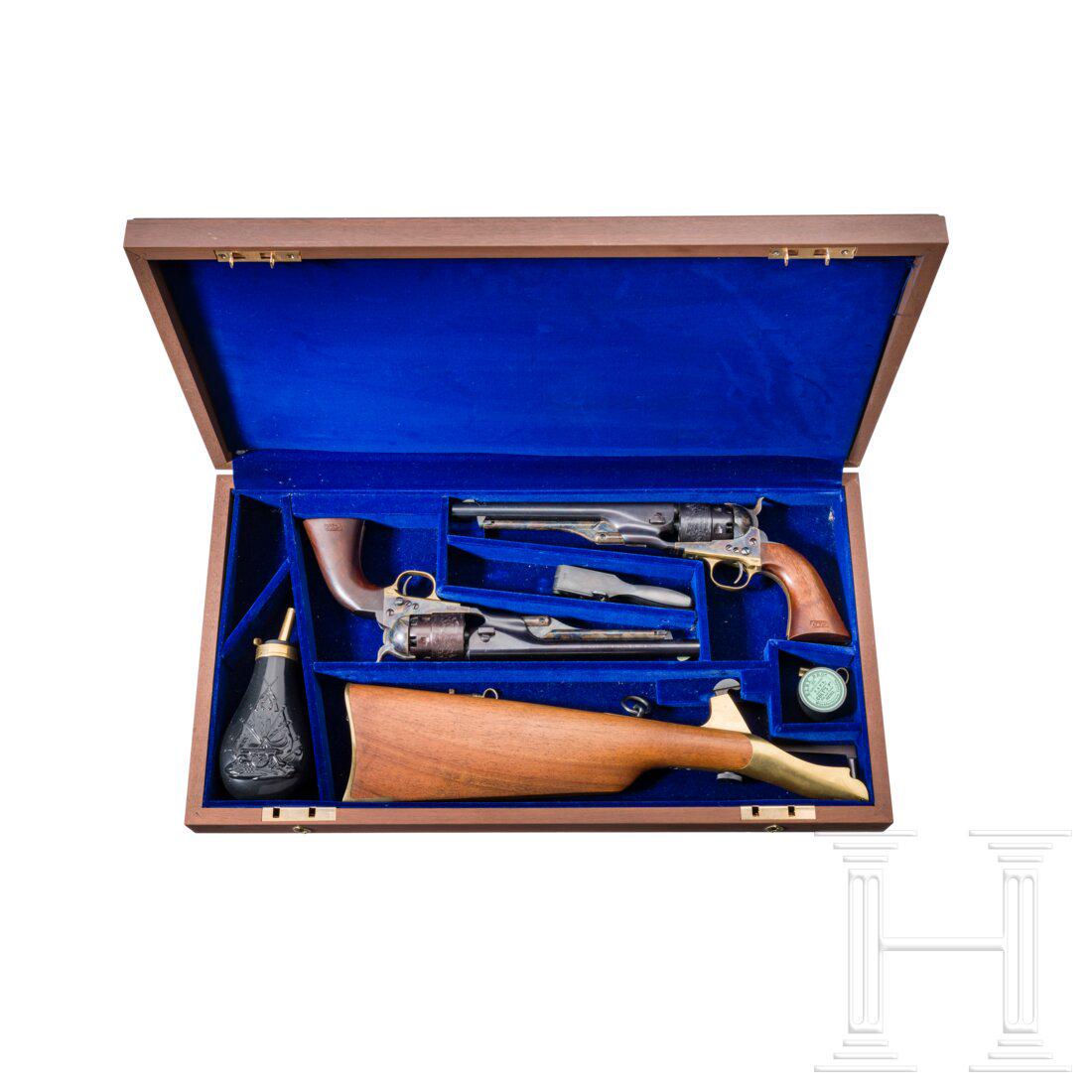 Two percussion revolver Colt 1860 Army, in wooden case with accessories: Two percussion revolver Colt 1860 Army, in wooden case with accessoriesCal. .44(BlackPowder), SN. US0992+0992US, nummerngleich. Blanker Lauf mit Messingkorn, LÃ¤nge 8". Dt. Beschuss 1978. SechsschÃ