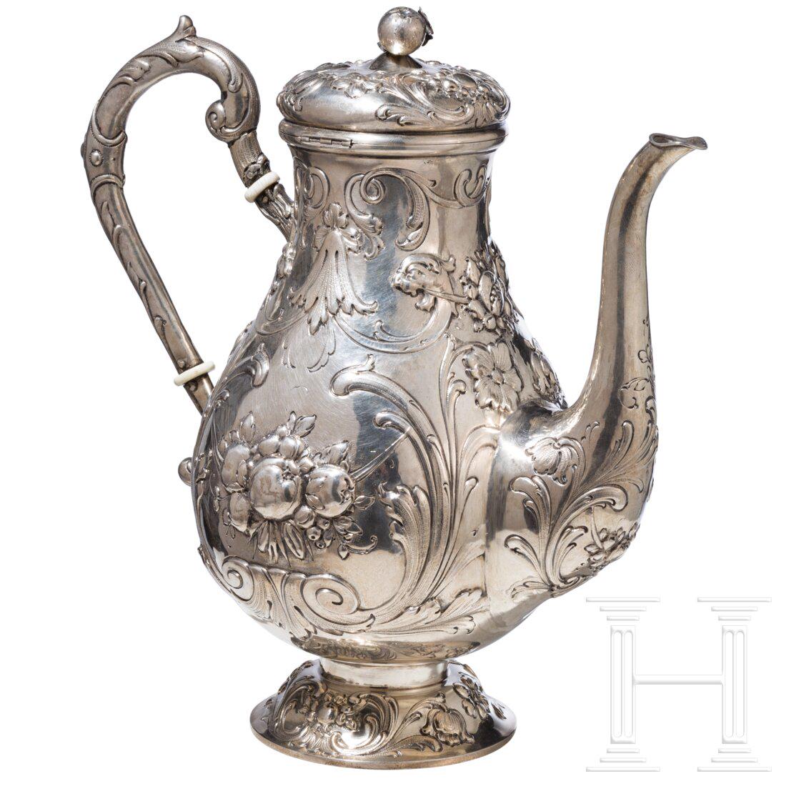 A large silver coffee pot, Munich, Weishaupt, circa 1900 (1 of 5)