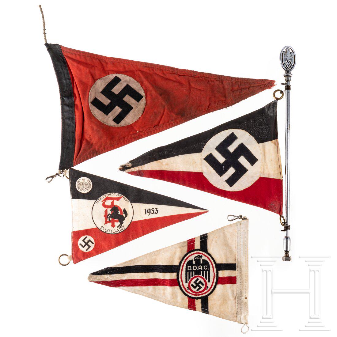 Four pennants: Four pennantsJeweils Dreieckswimpel. Ein weiÃŸer D.D.A.C.-Wimpel, ein roter und ein schwarz-weiÃŸ-roter Allgemeiner Wimpel mit Hakenkreuzscheibe sowie ein schwarz-weiÃŸ-roter Wimpel zum Deutsche