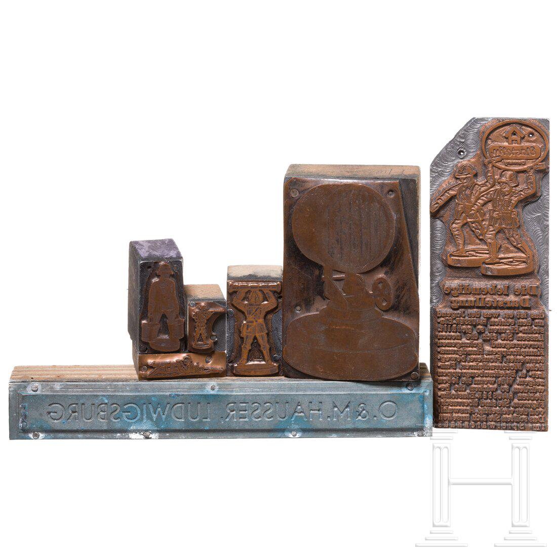 Seven Hausser-Elastolin military printing blocks for catalog productions: Seven Hausser-Elastolin military printing blocks for catalog productionsHausser-Elastolin, 30er Jahre. Sieben DruckstÃ¶cke fÃ¼r Kataloge, seitenverkehrte Bildelemente: ein frÃ¼her "O & M Hausser