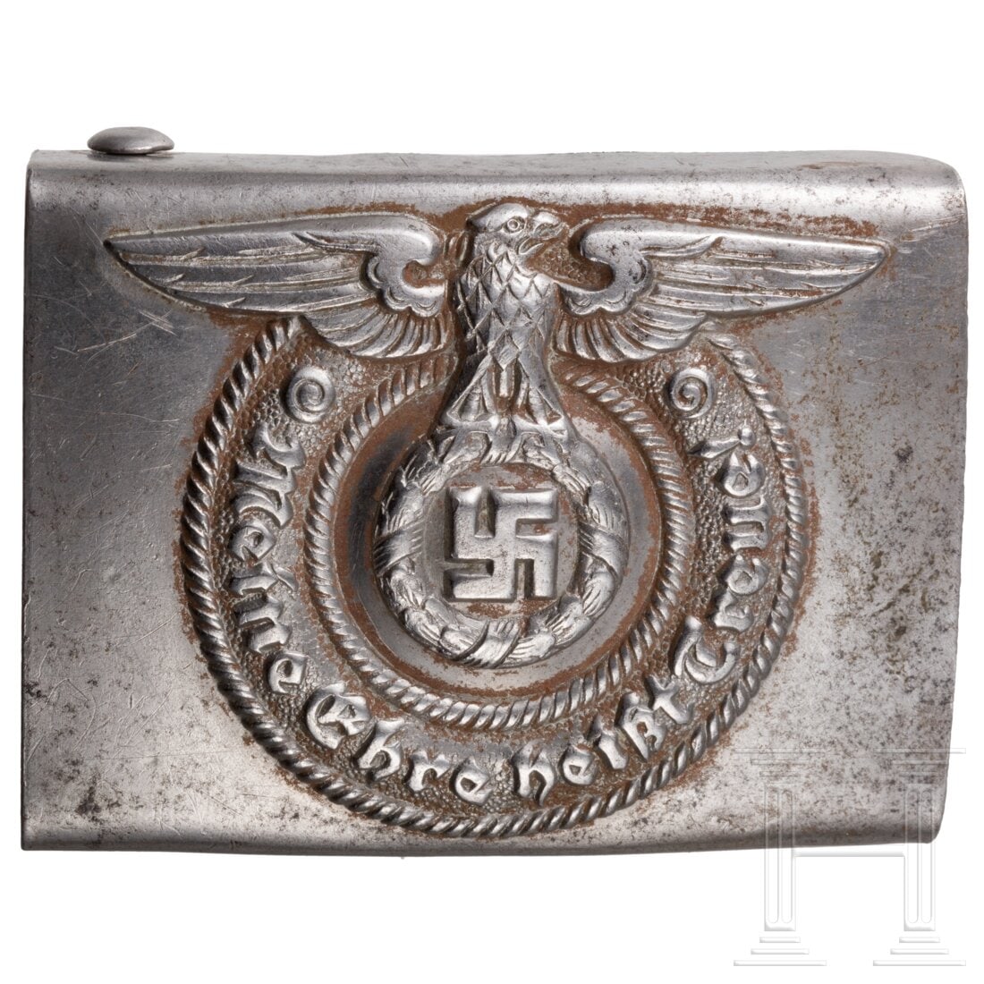 A belt buckle for EM/NCOs of the Waffen-SS: A belt buckle for EM/NCOs of the Waffen-SSSehr detailliert geprÃ¤gtes, einteiliges Koppelschloss ohne Herstellerbezeichnung/-codierung. Grob gereinigt.Condition: II -