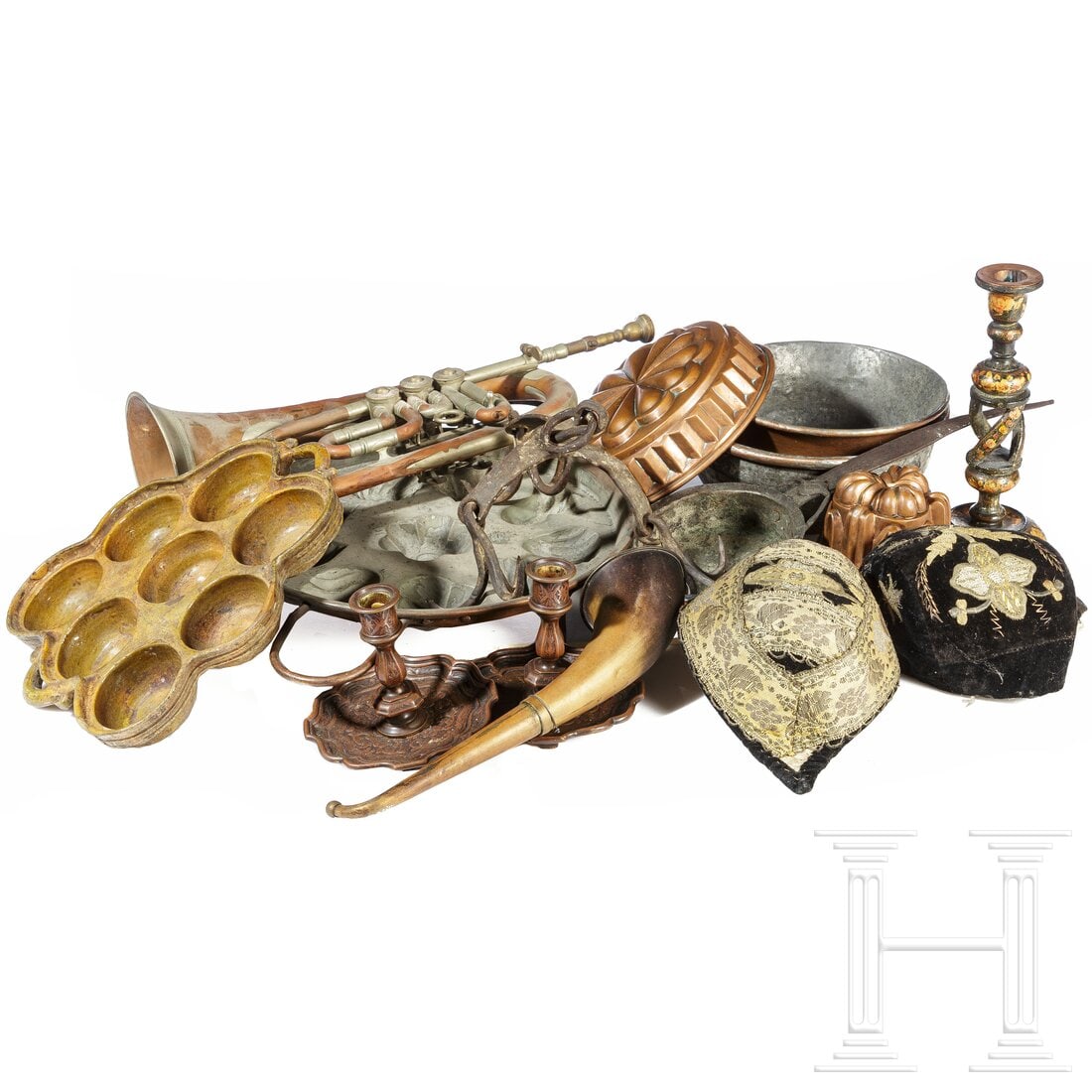 German peasant utility and decorative objects, 19th/20th century: German peasant utility and decorative objects, 19th/20th centuryKonvolut aus 25 Gebrauchs- und Einrichtungsgegenständen aus dem bäuerlichen Leben. Darunter u.a. eine Trompete, drei Gugelhupfformen u