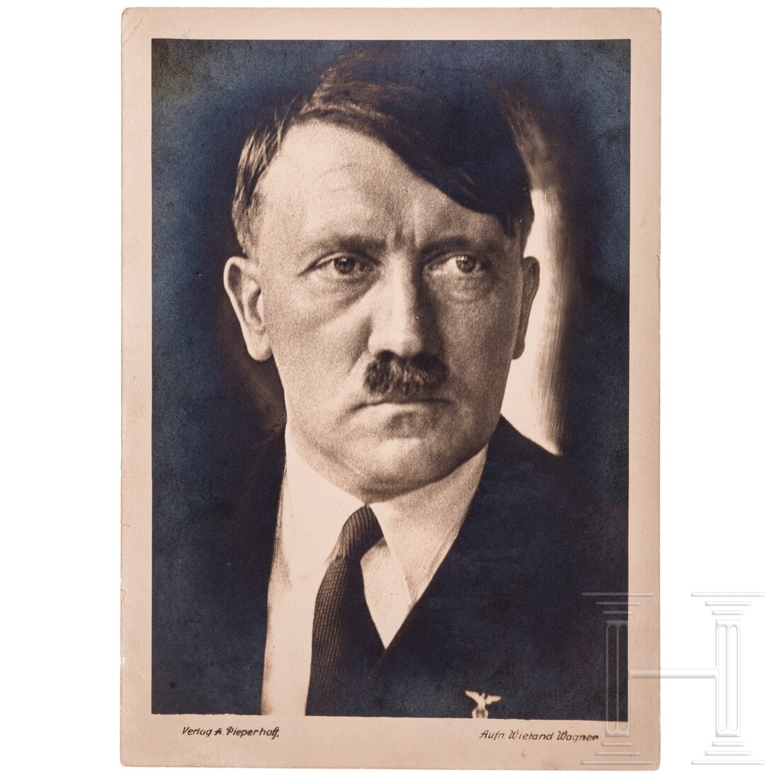 Adolf Hitler and Joseph Goebbels - a jointly signed Wieland Wagner postcard: Adolf Hitler and Joseph Goebbels - a jointly signed Wieland Wagner postcardBrustportrait Hitlers in Zivil, am Unterrand bezeichnet "Aufn. Wieland Wagner" und "Verlag A. Pieperhoff". Rückseitig eigenh