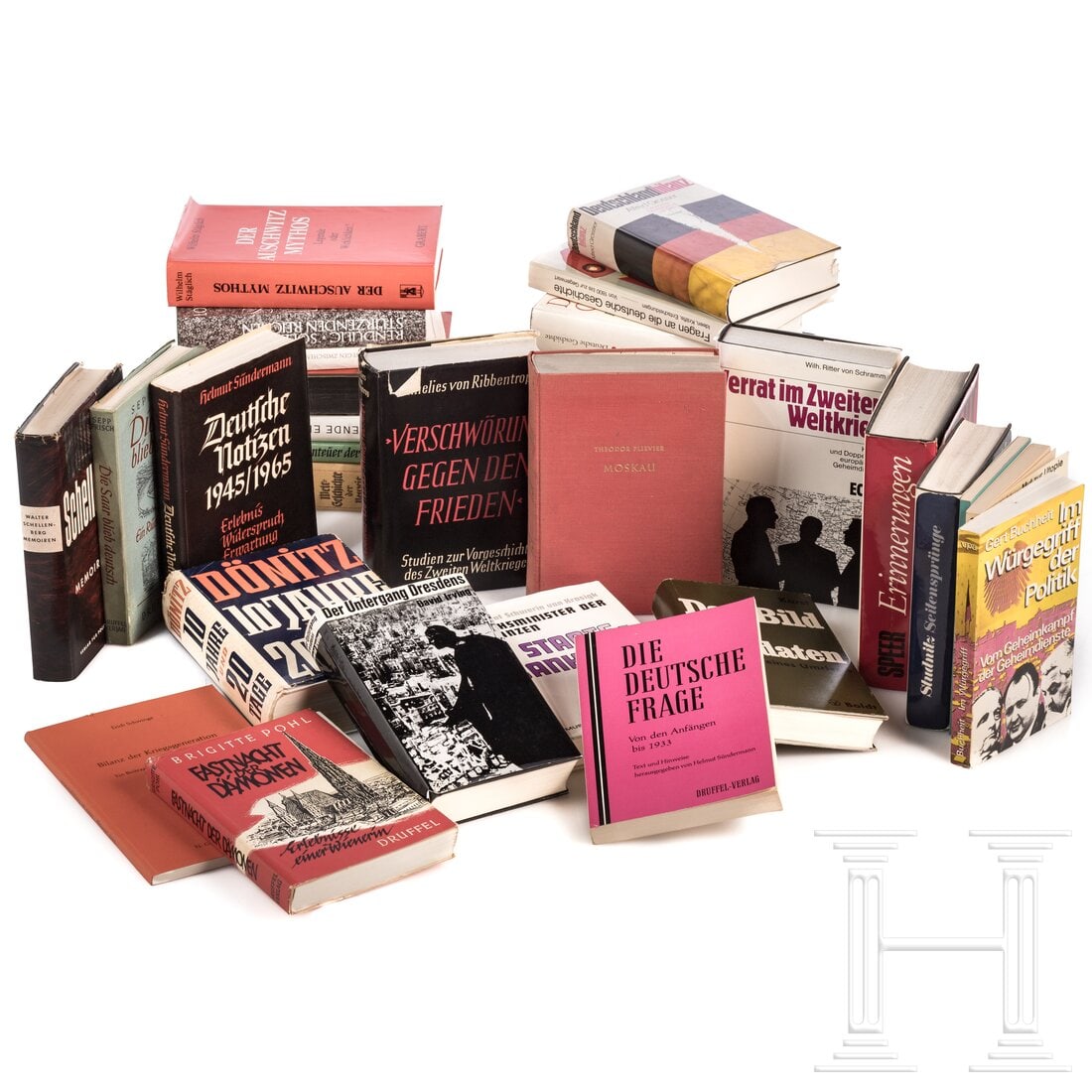 Karl-Jesko von Puttkamer (1900 - 1981) - 36 books from the library of the Konteradmiral and Hitler's: Karl-Jesko von Puttkamer (1900 - 1981) - 36 books from the library of the Konteradmiral and Hitler's MarineadjutantVon den Autoren persönlich gewidmet: David Irving, Der Untergang Dresdens, 1967. Ann