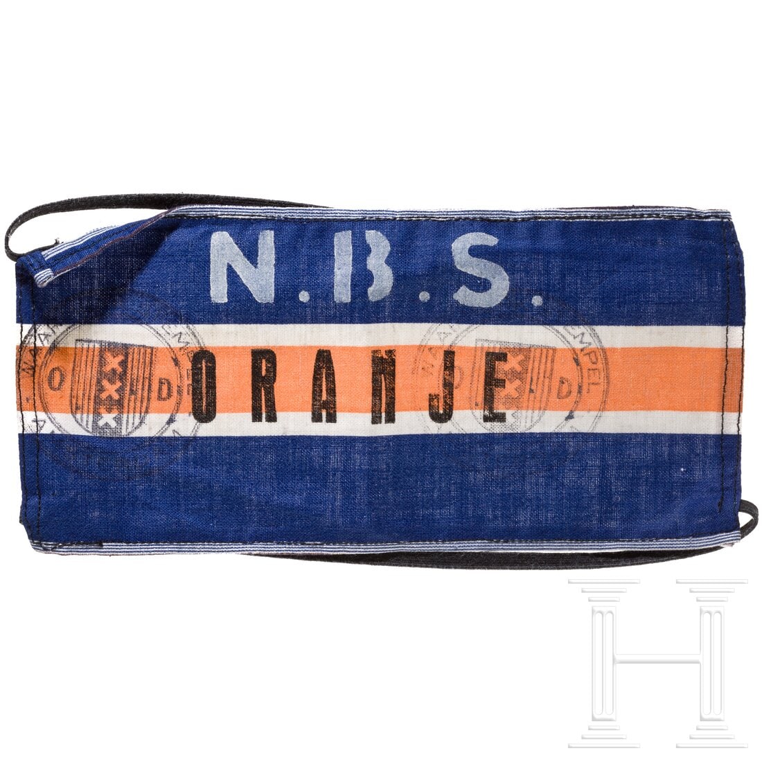 An armband "N.B.S. Oranje", circa 1944/45: An armband "N.B.S. Oranje", circa 1944/45Bedrucktes Tuch mit rückseitig gummierten Bändern, zweifacher Amsterdamer Stempel. Gute Erhaltung.Am 5. September 1944 wurden die Nederlandse Binnenlandse St