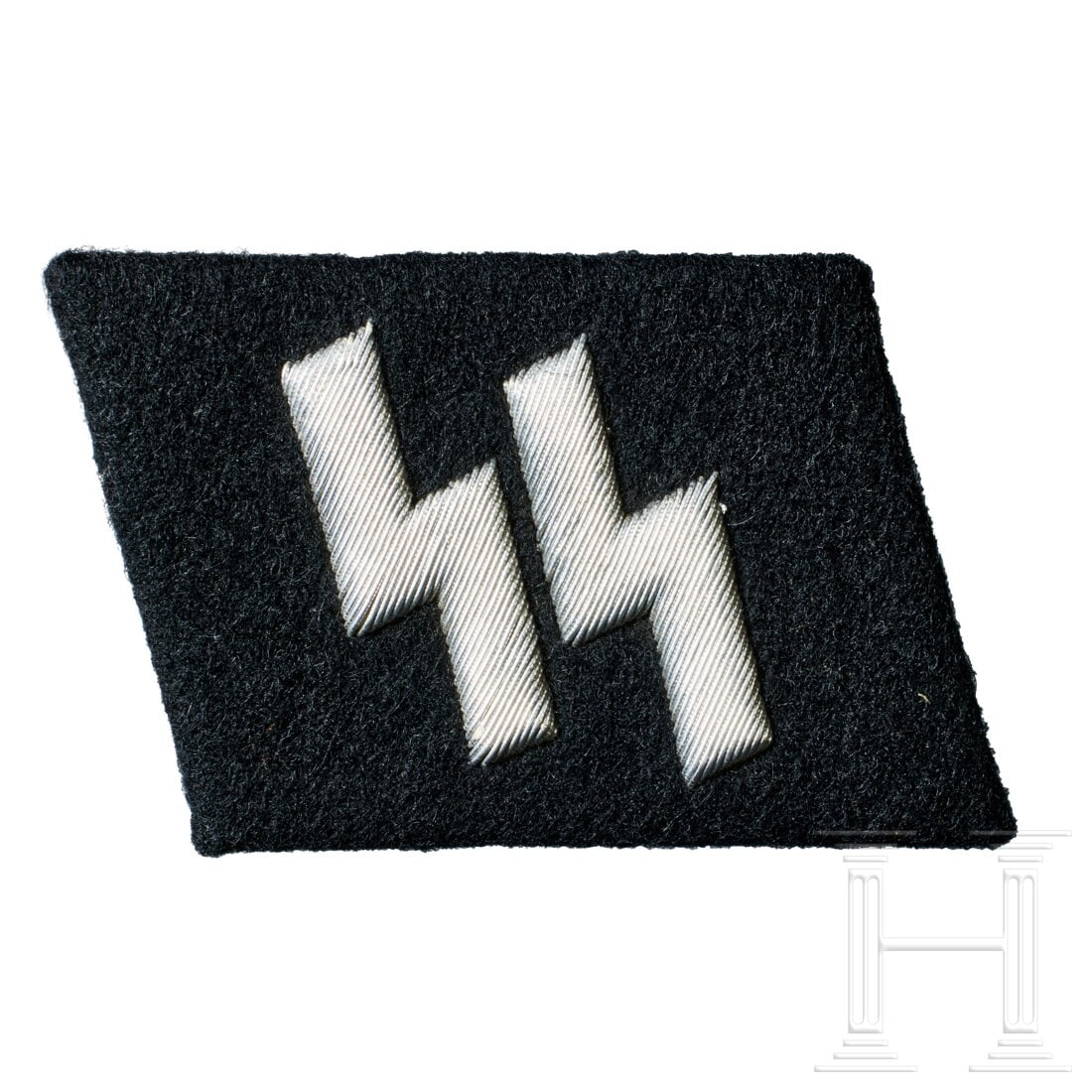 A Right Collar Tab with Runes for SS Officers (1 of 2)