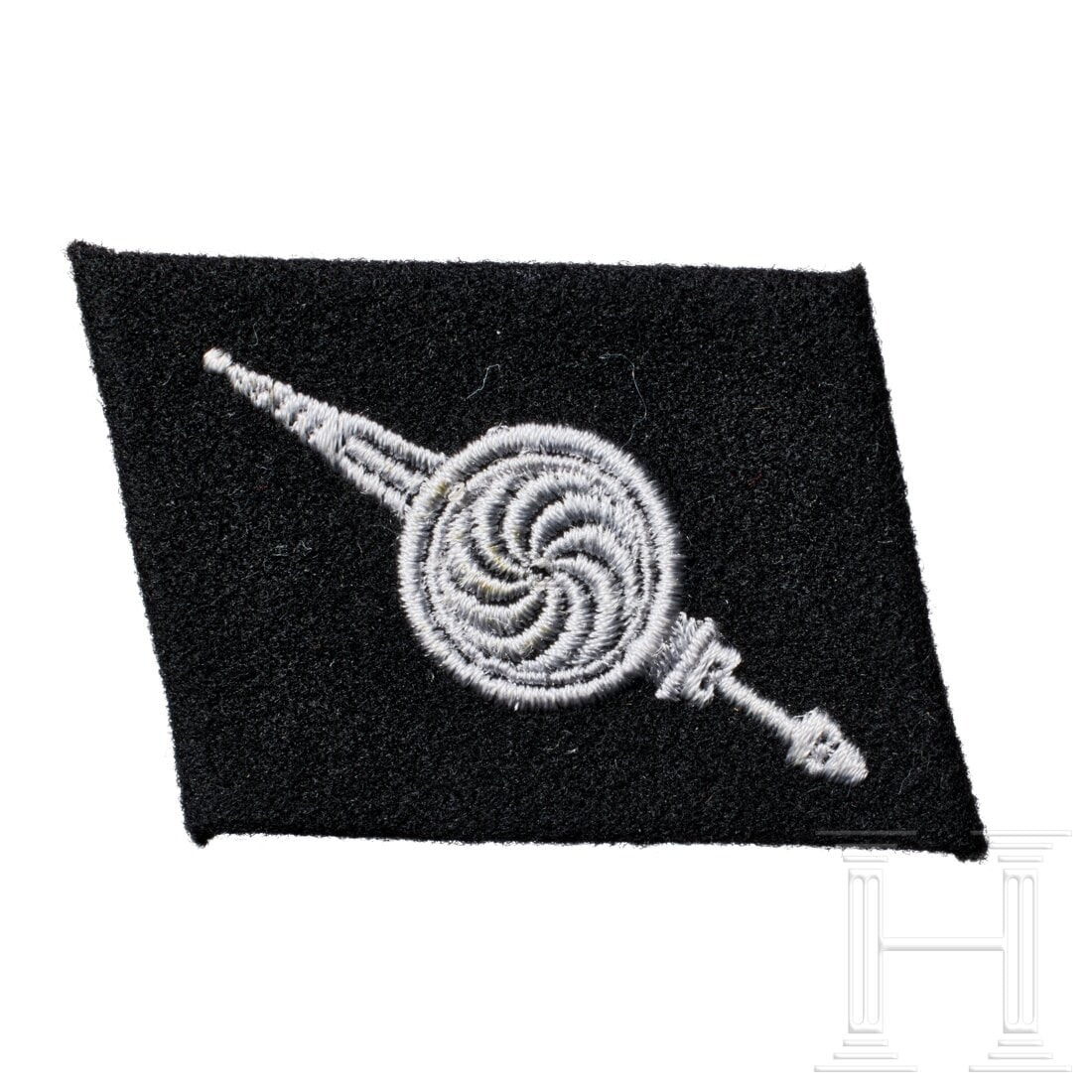 A Single Collar Tab for 30th Waffen Grenadier Division "Weissruthenische Nr. 1", Enlisted: A Single Collar Tab for 30th Waffen Grenadier Division "Weissruthenische Nr. 1", EnlistedBlack cloth backing, right tab with silver-grey machine-embroidered diagonal sword and shield of Georgians, Arm