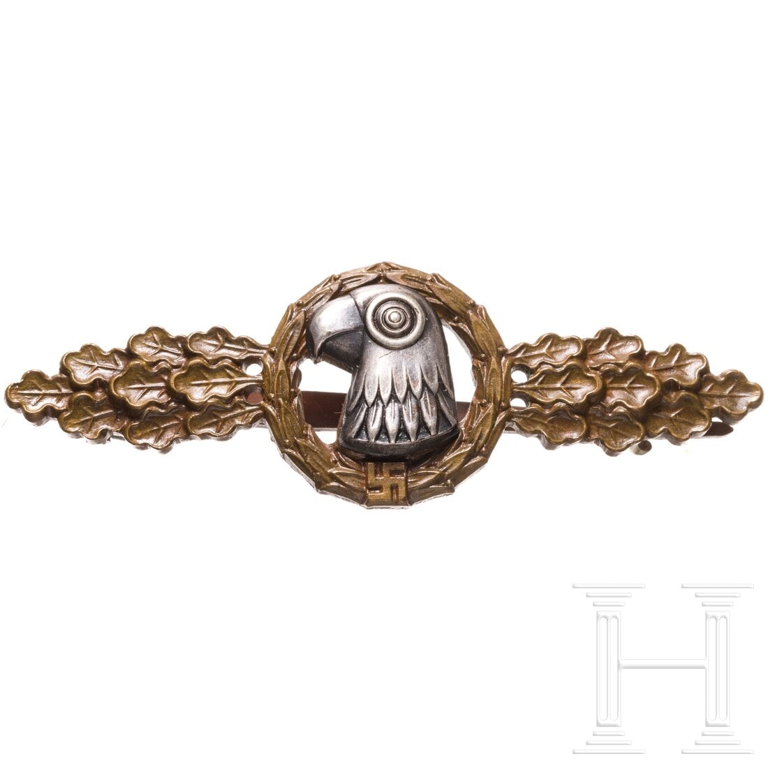 A Luftwaffe Reconnaissance, Air/Sea Rescue and Meteorological Operational Flying Clasp: A Luftwaffe Reconnaissance, Air/Sea Rescue and Meteorological Operational Flying ClaspMassive, bronzierte, gewölbte Buntmetallausführung mit aufgenieteter, stilisierter Adlerkopfauflage, rs. mit bau