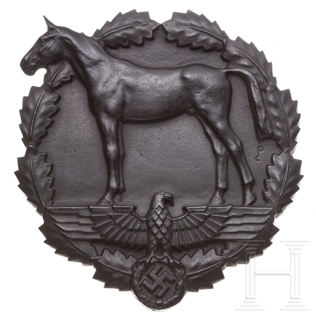 A plaque "Für Verdienste um die wehrhafte Ertüchtigung der deutschen Reiterjugend": A plaque "Für Verdienste um die wehrhafte Ertüchtigung der deutschen Reiterjugend" Plakette aus geschwärztem Eisen des NS-Reiterkorps mit vs. reliefierter Pferdedarstellung über Hoheitsadler. Durc