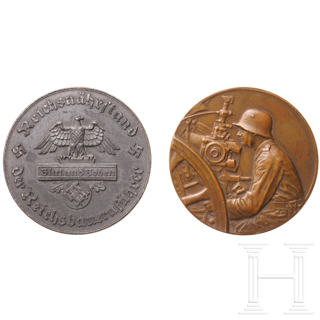 Two medals: Two medalsFeinzinkmedaille des Reichsbauernführers "Für hervorragende Verdienste auf dem Gebiet der Viehzucht". Bronzemedaille "Preisrichten 1923 - 3. Preis - 3. Pr. Artl. Regt. - 14. Batterie (Reit