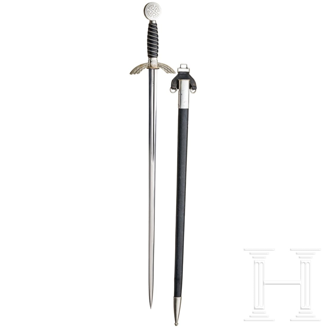 An aviator's sword M 35, a lightweight version made by SMF in Solingen: An aviator's sword M 35, a lightweight version made by SMF in SolingenVernickelte Klinge mit geätztem Königslogo und Abnahmepunze. Aluminiumparierstange und -knauf (die Vergoldung der Sonnenräder v