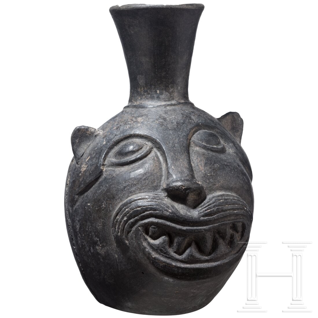 A Peruvian animal head-shaped blackware vessel, 11th - 15th century (1 of 5)