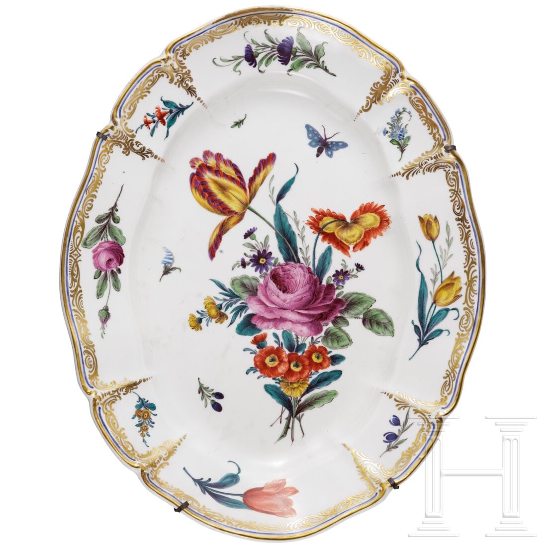 An oval German porcelain platter with flower pattern, mid-18th century (1 of 2)