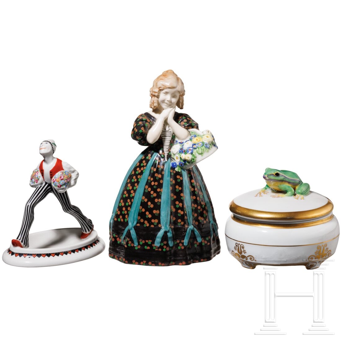 Two German porcelain figurines and a frog box, Hutschenreuther/Friedrich Goldscheider, 1st half of: Two German porcelain figurines and a frog box, Hutschenreuther/Friedrich Goldscheider, 1st half of the 20th centuryOvale Deckeldose mit fein gemaltem Frosch nach einem Entwurf von Prof. Fritz Klee (18