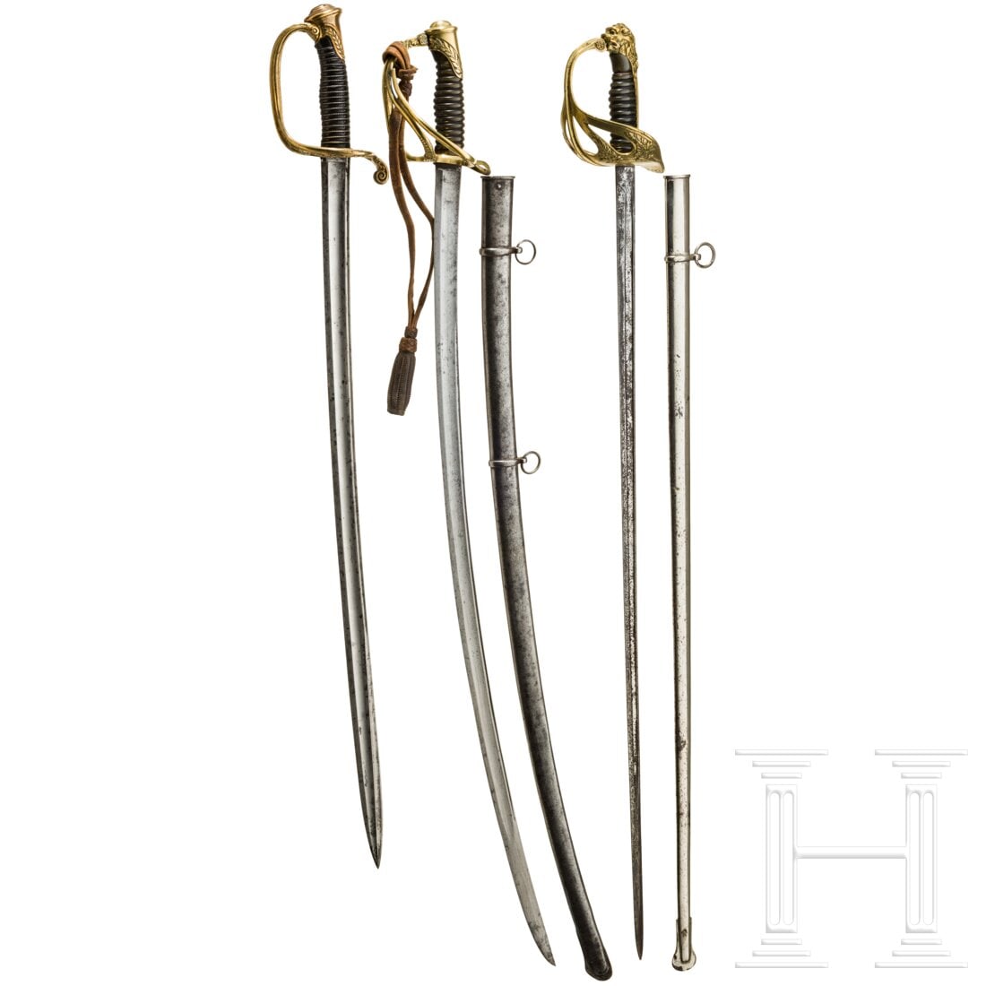 Three sabres for officers of the foot troops, 19th/20th century: Three sabres for officers of the foot troops, 19th/20th centurySäbel M 1822 für Offiziere der Infanterie, Klingensignaturen verputzt, Buntmetallgefäß mit ovalem Stempel "E.L.", Hornhilze (kleine F