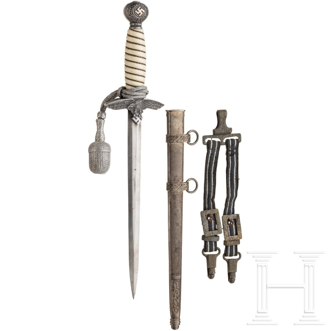A Luftwaffe officer's dagger M37 with portepee and hangers: A Luftwaffe officer's dagger M37 with portepee and hangersDie Klinge ohne Herstellermarkierung, leicht fleckig, Knauf und Parierstange aus Aluminium, weißes Griffstück mit Drahtwicklung, Stahlscheid