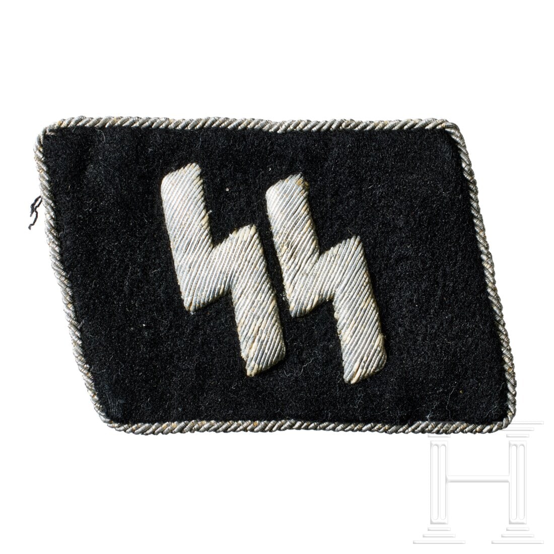 A Right Collar Tab with Runes for SS Officers: A Right Collar Tab with Runes for SS OfficersBlack cloth backing, silver-aluminum hand-embroidered runes, silver-aluminum twist piping. Moderate signs of use.USA lot - more info hereCondition: II