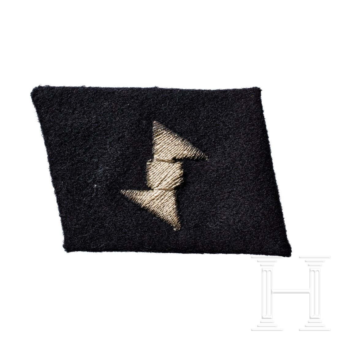 A Single Collar Tab for 23th SS Freiwilligen Panzergrenadier Division "Nederland" ("niederländische: A Single Collar Tab for 23th SS Freiwilligen Panzergrenadier Division "Nederland" ("niederländische Nr. 1"), OfficersBlack cloth backing, right tab with silver-wire embroidered Wolfsangel in early ve