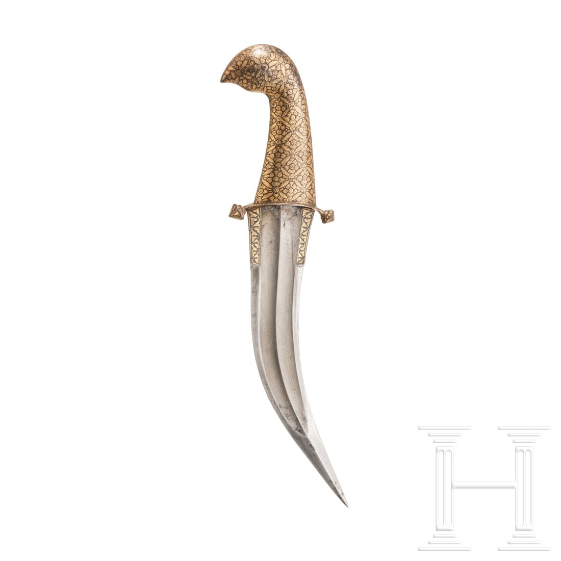 An Indian gold-inlaid khanjar, 19th century: An Indian gold-inlaid khanjar, 19th centuryZweischneidige Klinge aus Wootzdamast mit beidseitigem Mittelgrat und verstärkter Spitze. Am beidseitigen Ansatz jeweils florale Goldtausia. Der eiserne, vo