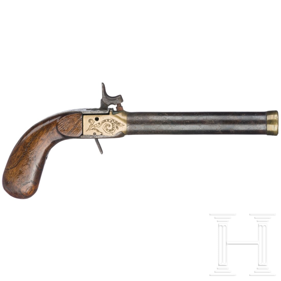 A boxlock pistol, probably Belgian, circa 1840: A boxlock pistol, probably Belgian, circa 1840Glatter Lauf im Kaliber 19 mm mit kanonierter Mündung aus Messing, leicht gravierter Schlosskasten aus Messing (Schlossgang defekt) mit ausklappbarem Abz