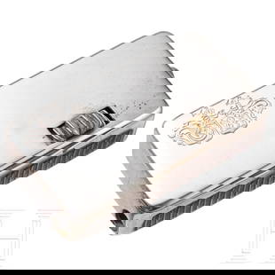 An Austrian silver vesta case with tinder (matchbox), Vienna, Georg Adam Scheid, circa 1885: An Austrian silver vesta case with tinder (matchbox), Vienna, Georg Adam Scheid, circa 1885Silber, innen vergoldet. Auf dem Scharnierdeckel graviertes Allianzwappen. Innen Schiebefach für den Docht.