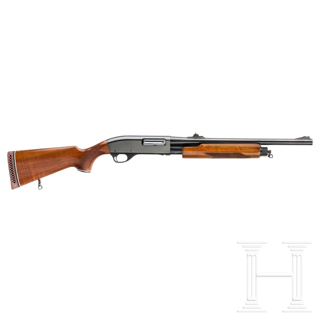 A Smith & Wesson Mod. 3000 pump-action shotgun (1 of 2)