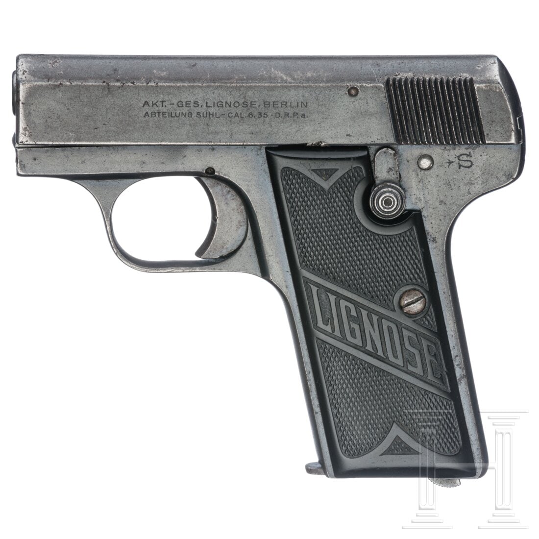 A Lignose Mod. 3: A Lignose Mod. 3Cal. 6,35mmBrowning, SN. 26292, nummerngleich. Fast blanker Lauf, Länge 53 mm. Neunschüssig. Deutscher Beschuss Krone/"N". An der linken Seite zweizeilige Standardbeschriftung. Origi