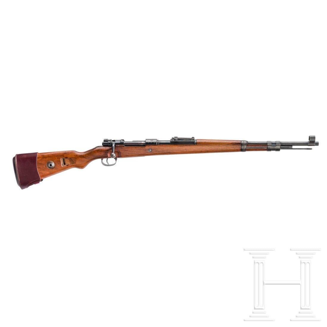 A Mauser Mod. K98k, 1941: A Mauser Mod. K98k, 1941Cal. 8x57JS, SN. F16963, nummerngleich. Leicht rauer Lauf . Dt. Beschuss 1980. Div. Abnahmen und "WaA/655". Hülsenkopf mit portugiesischem Wappen, darunter Kontraktjahr "1941"
