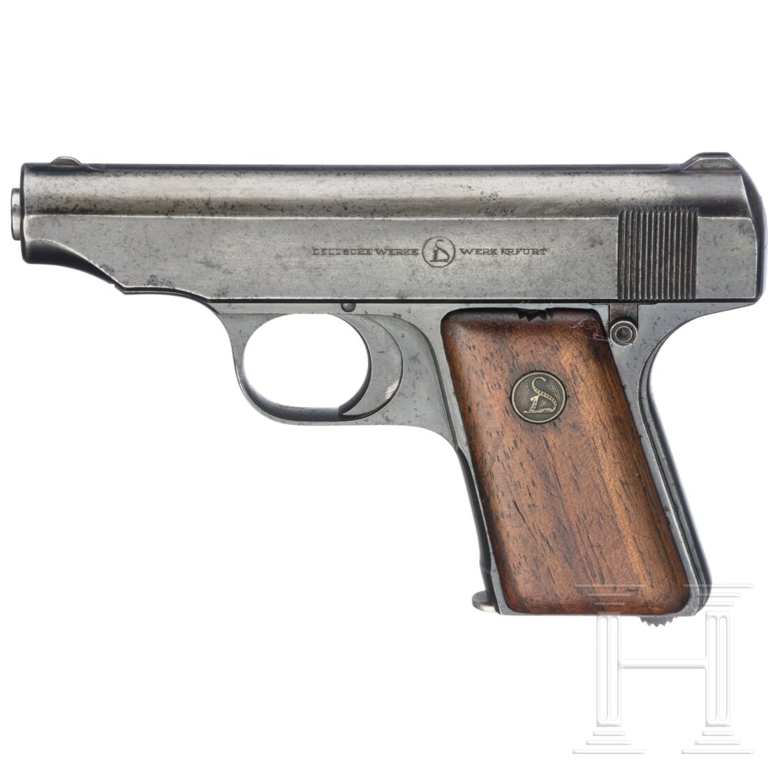 An Ortgies, Deutsche Werke Erfurt: An Ortgies, Deutsche Werke ErfurtCal. 6,35mmBrowning, SN. 168836, nummerngleich. Rauer Lauf, Länge 68 mm. Siebenschüssig. Beschuss Krone mit "N". Links einzeilige Firmierung, rechts "Ortgies