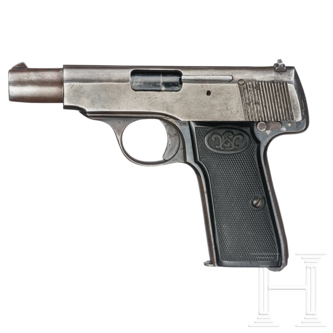 A Walther Mod. 4, with holster: A Walther Mod. 4, with holsterCal. 7,65mmBrowning, SN. 490201, nummerngleich. Lauf partiell matt. Achtschüssig. Beschuss Krone/"N". Links am Verschluss keine Beschriftung. Späte Ausführung (16 Span